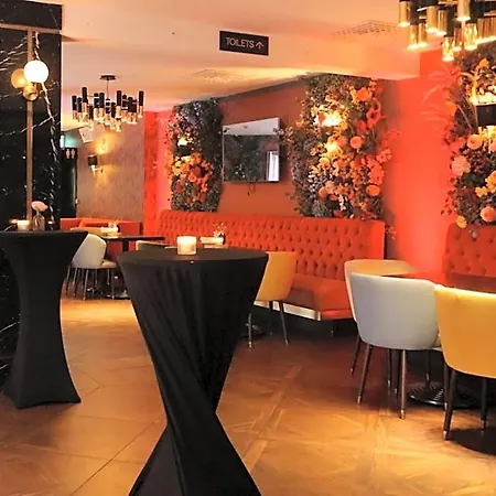 艾维花园酒店 酒店