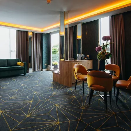 艾维花园酒店 4*