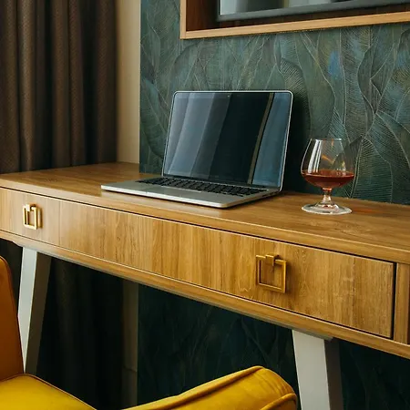 艾维花园酒店 酒店