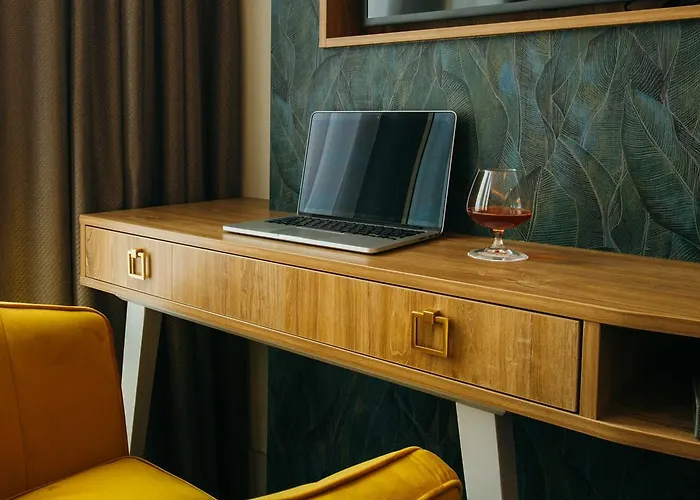 Iveagh Garden Отель