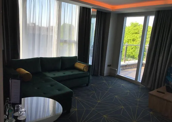 Hotel Iveagh Garden 4*