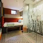 Iveagh Garden מלון 4*
