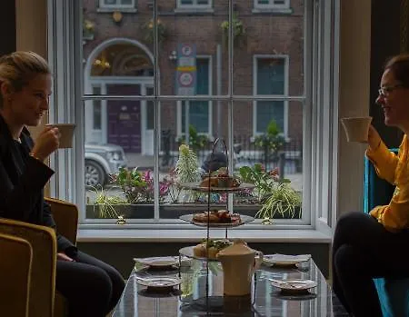 Hotel Iveagh Garden
