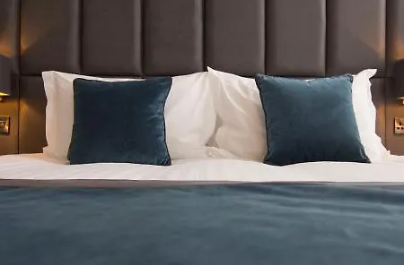 Iveagh Garden Hotel 4*