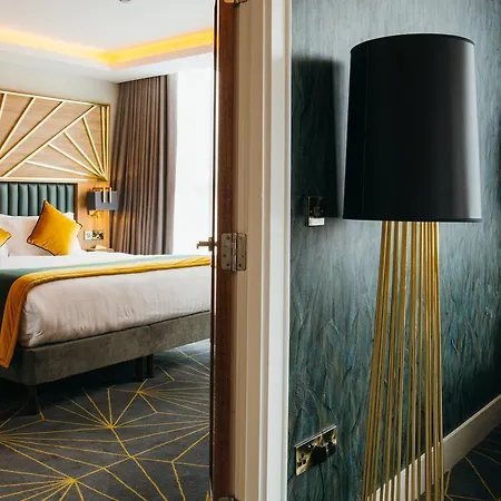 Iveagh Garden Hotel 4*