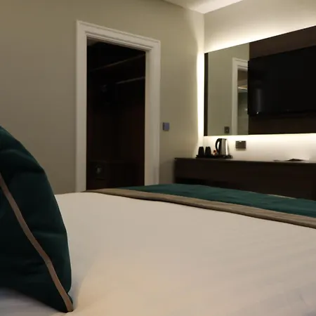 Iveagh Garden Otel 4*